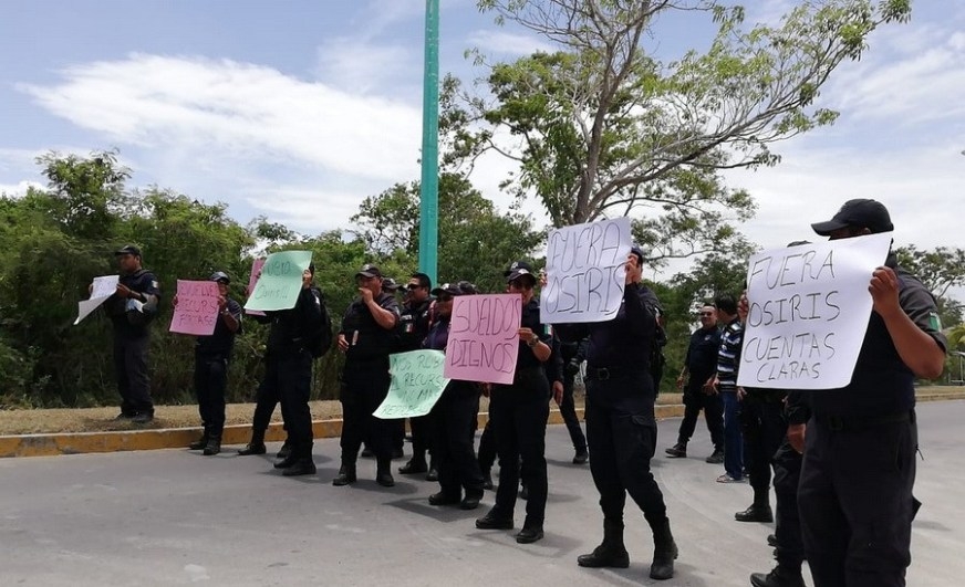 Los agentes policiales obstruyeron la vialidad y el paso de personas civiles
