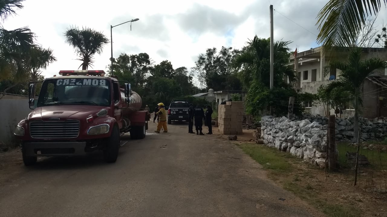 Se incendia techo de paja en una vivienda de José María Morelos