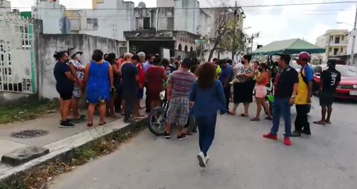 Vecinos de la Región 215 de Cancún paran desalojos “fraudulentos”: VIDEO