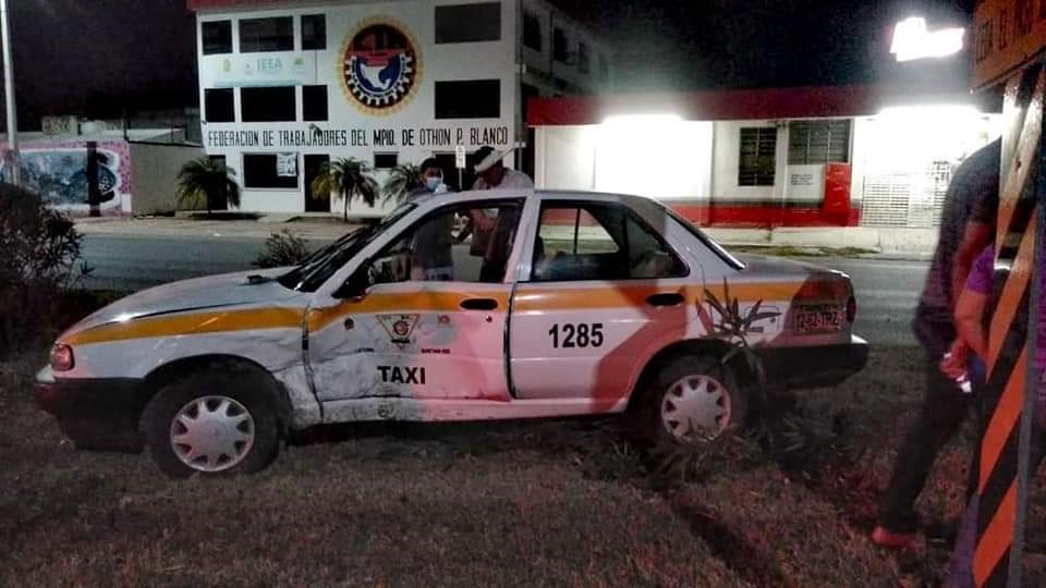 Así terminó el taxi luego del choque Así terminó el taxi luego del choque