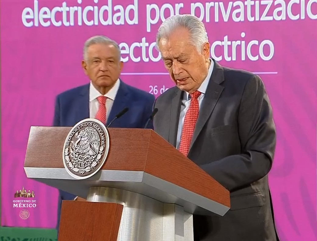 Bartlett menciona que la CFE tiene un “menor beneficio” en comparación de los privados