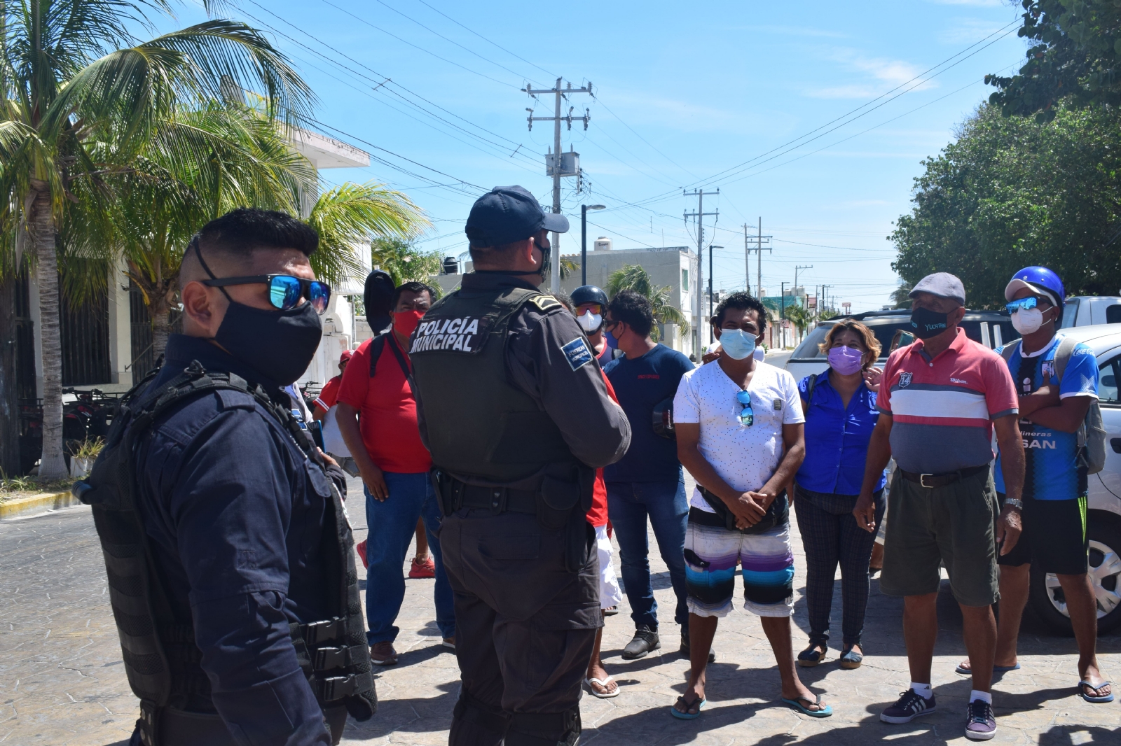 Los turisteros reclamaron la postura de los uniformados durante la recolecta de firmas