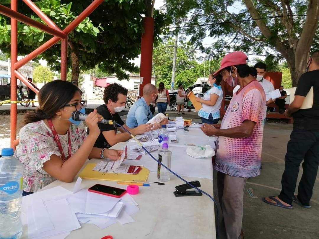 Cada sobre contenía 5 mil 400 pesos, lo que hace un total de 54 mil pesos Cada sobre contenía 5 mil 400 pesos, lo que hace un total de 54 mil pesos