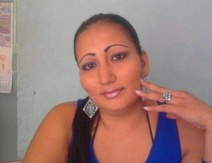 La mujer murió a manos de estos cuaro policías La mujer murió a manos de estos cuaro policías