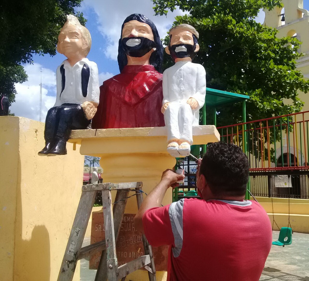 Luego de una dinámica en redes sociales, don Rudy restauró este conocido emblema del payasito Luego de una dinámica en redes sociales, don Rudy restauró este conocido emblema del payasito