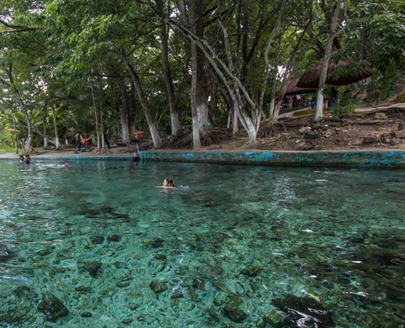 Balneario "El Palmar" tiene al rededor de 30 años de existencia y alberga un cristalino manantial Balneario "El Palmar" tiene al rededor de 30 años de existencia y alberga un cristalino manantial