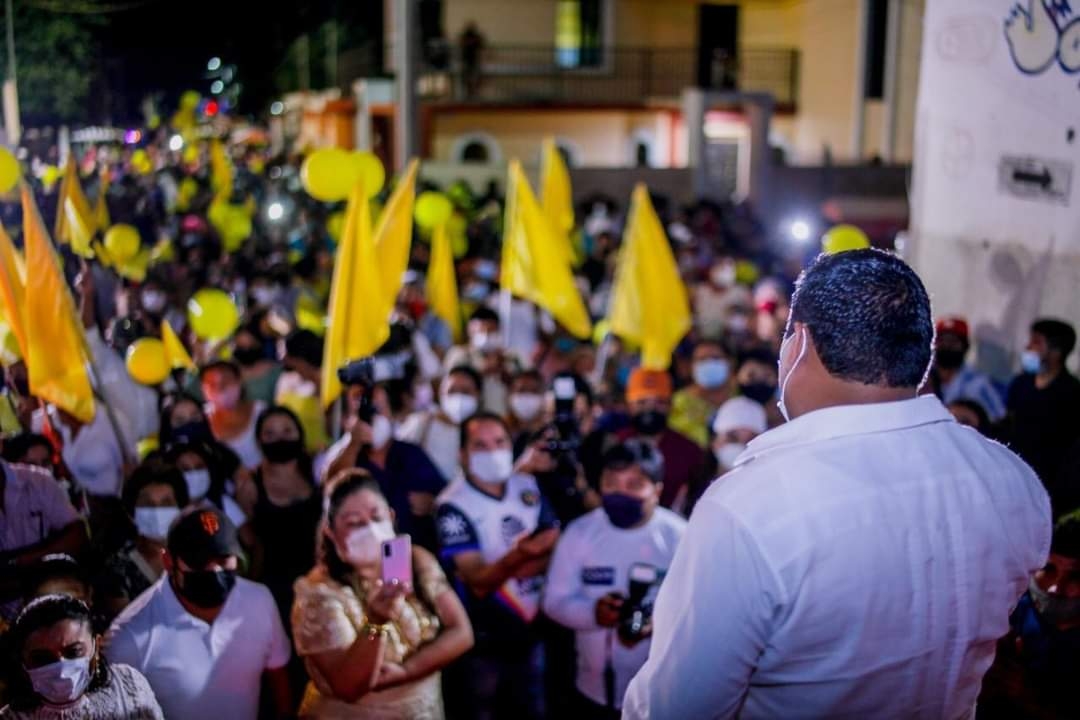 En la marcha participaron niños y adultos mayores En la marcha participaron niños y adultos mayores