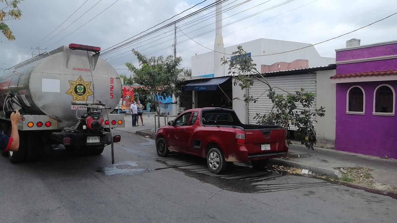 Según los vecinos, en el lugar se depositan los restos de carbón que contienen brazas encendidas