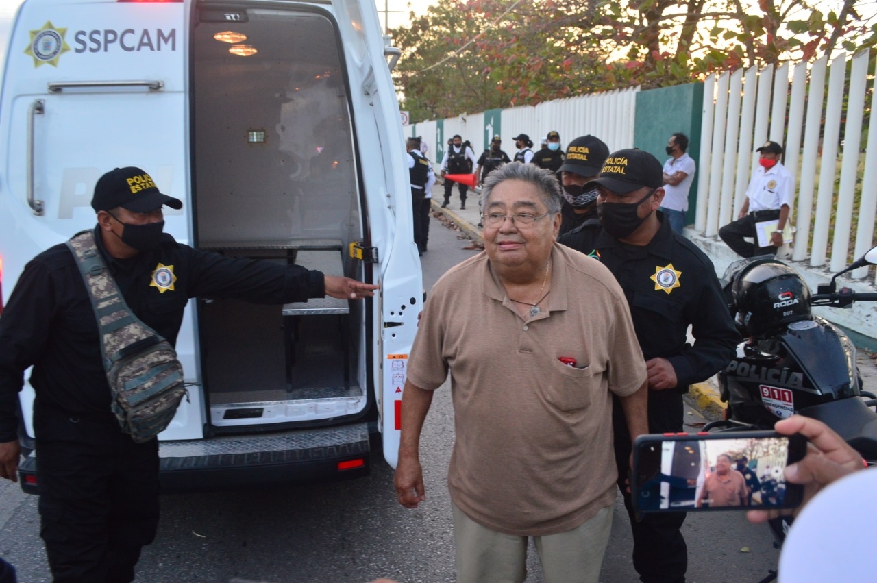 El exfuncionario fue trasladado a los separos