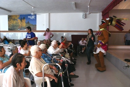Calculan que alrededor de 350 residentes deben ser vacunados; a esto se suman 215 empleados que exigen la aplicación del fármaco Calculan que alrededor de 350 residentes deben ser vacunados; a esto se suman 215 empleados que exigen la aplicación del fármaco