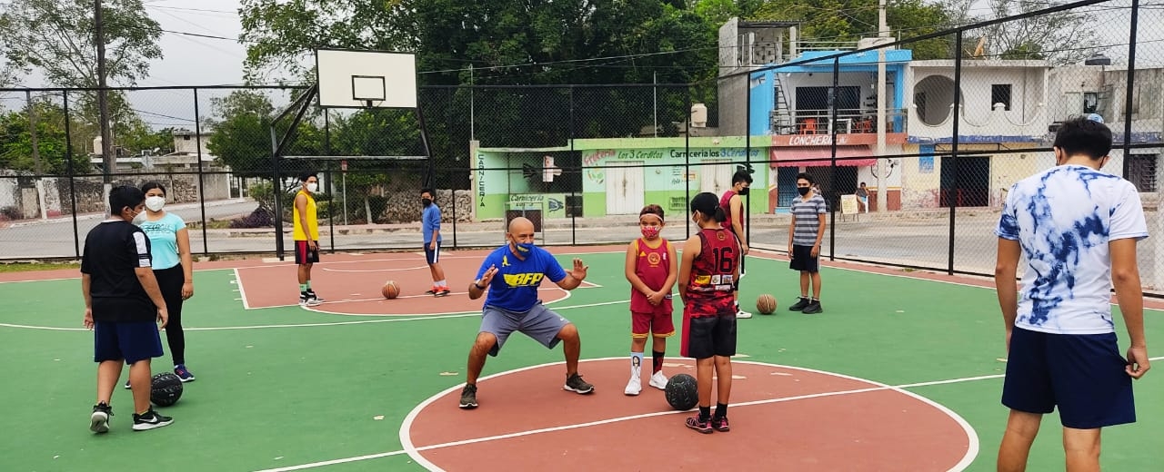 El exseleccionado nacional trabajó con niños y jóvenes.