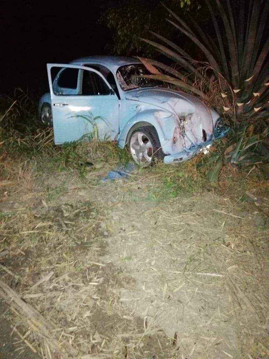 Así terminó el vehículo luego del accidente Así terminó el vehículo luego del accidente