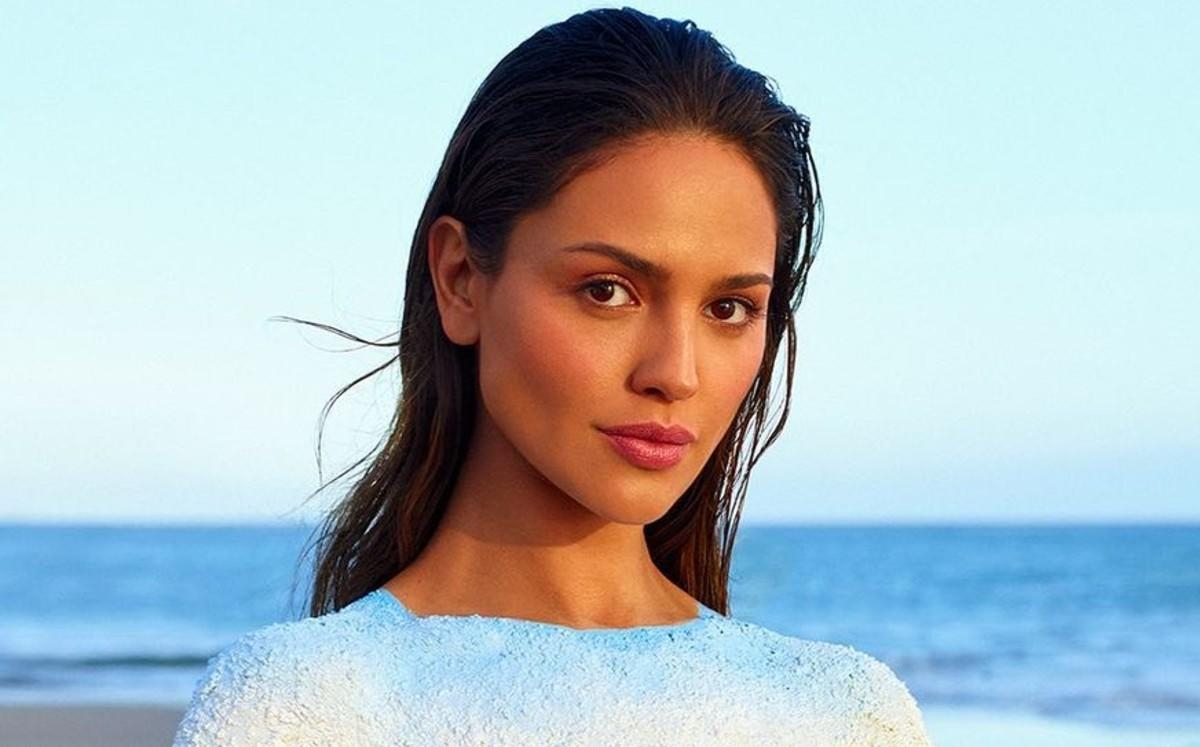 La actriz se convierte en la primera mexicana en ser la imagen de la reconocida marca de moda La actriz se convierte en la primera mexicana en ser la imagen de la reconocida marca de moda