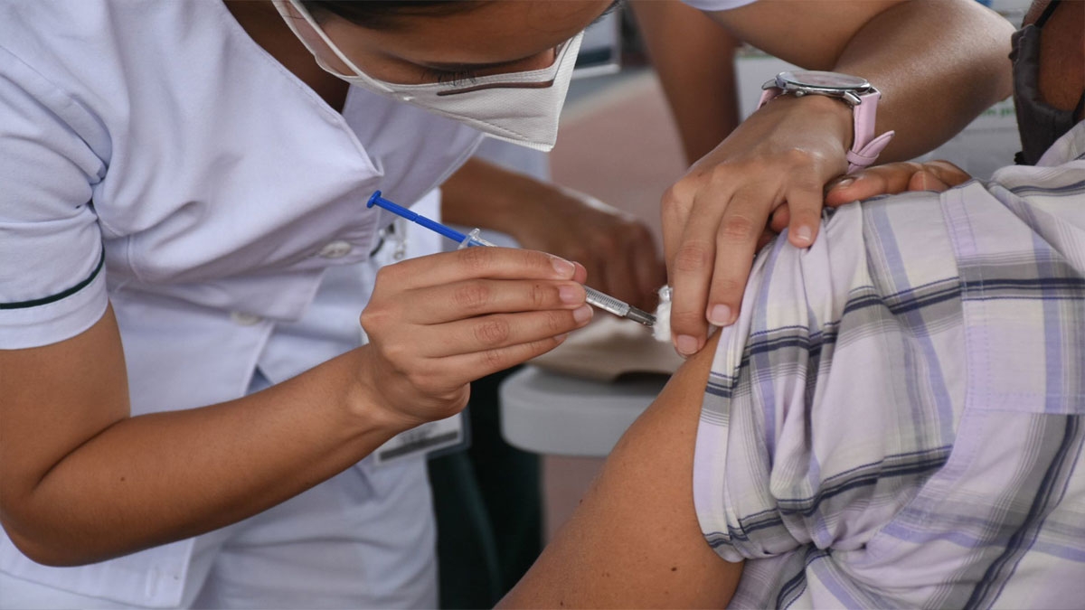 La aplicación de la tercera dosis de refuerzo continúa en municipios de Yucatán