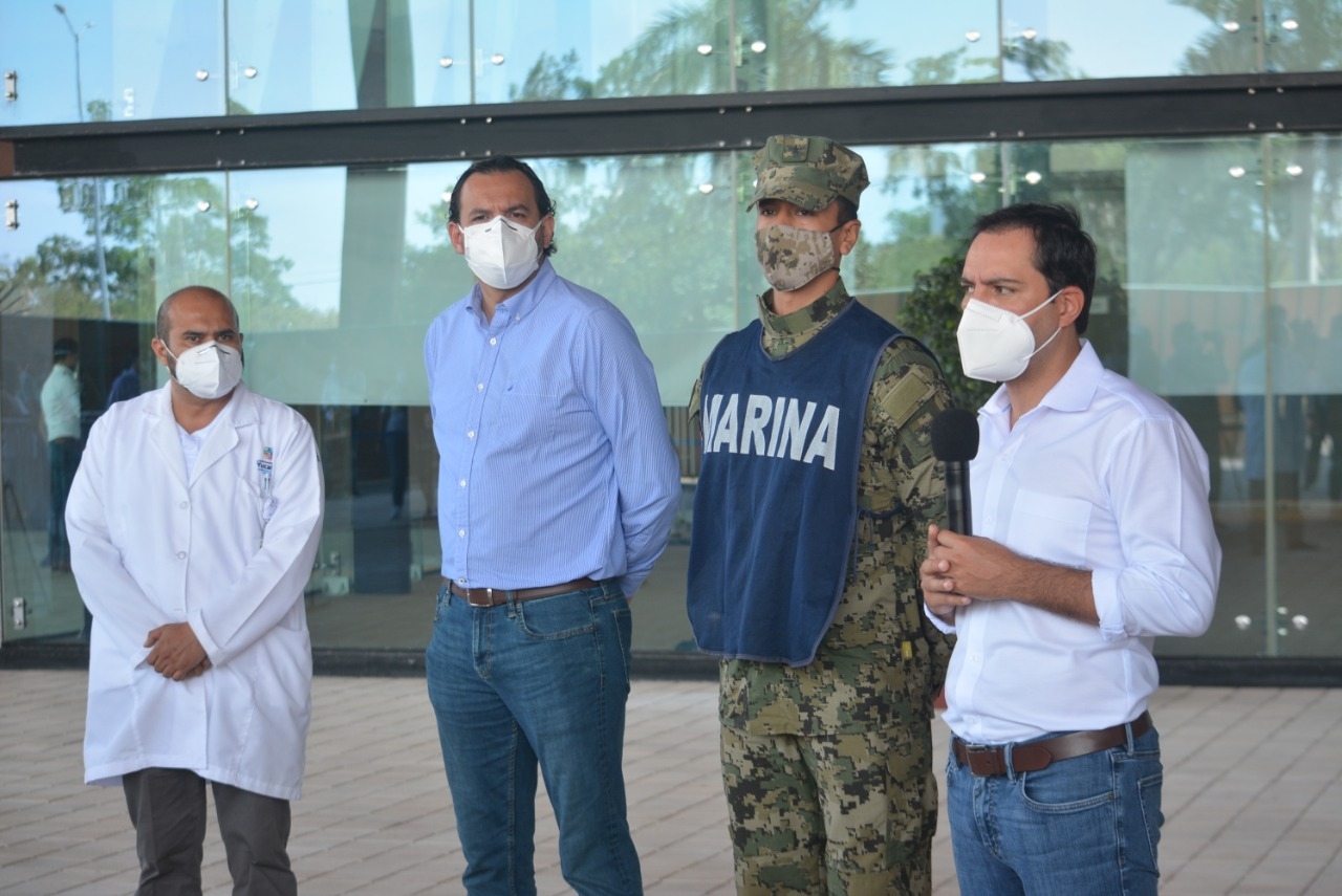 El mandatario pidió a los docentes estar atentos a la información oficial