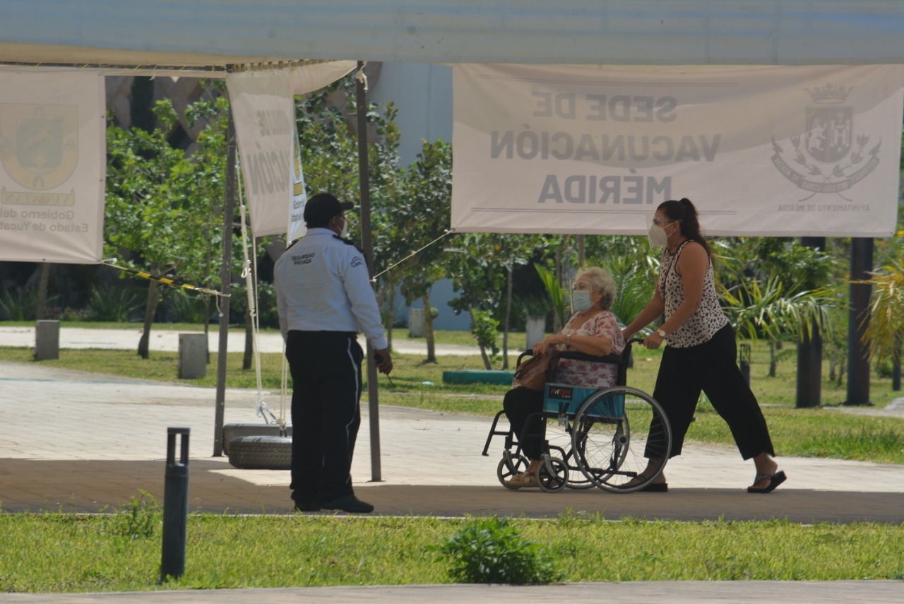 Con las próximas aplicaciones se busca cubrir a toda la población de la tercera edad