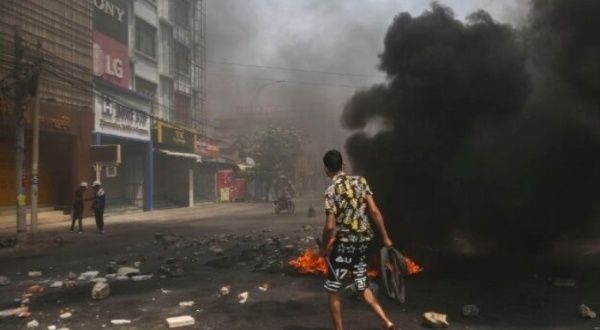Las protestas continúan desde el golpe de Estado Las protestas continúan desde el golpe de Estado