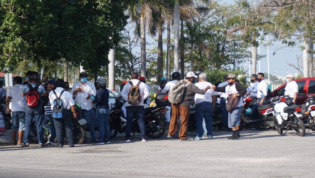 Inician su marcha en el estacionamiento de la Unidad Deportiva del IMSS