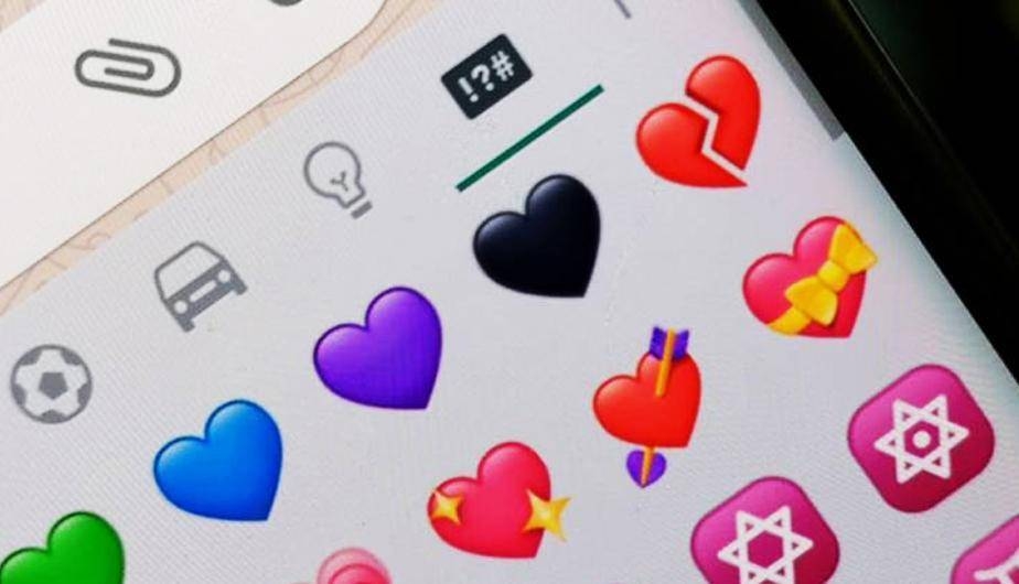Descubre que es lo que significa el emoji de corazón negro en WhatsApp Descubre que es lo que significa el emoji de corazón negro en WhatsApp