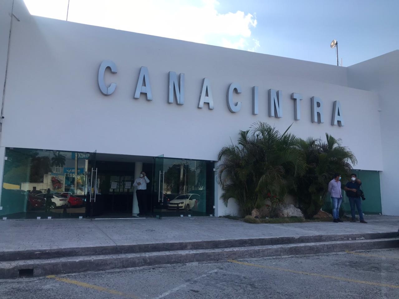 El debate no es abierto al público