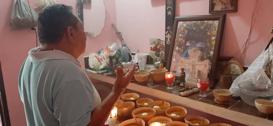 El curandero maya indicó que hay muchas personas que se protegen de esta enfermedad con herbolaria El curandero maya indicó que hay muchas personas que se protegen de esta enfermedad con herbolaria
