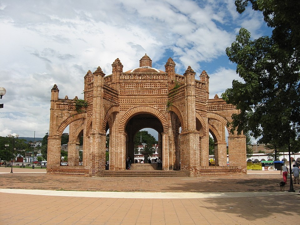 La Pila o La Corona, emblema de la ciudad La Pila o La Corona, emblema de la ciudad