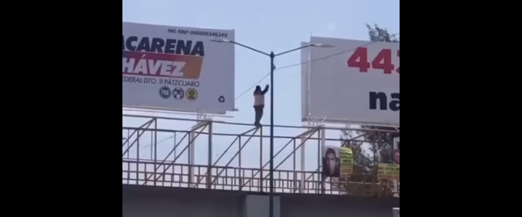 El momento fue captado en video y se viralizó en redes sociales El momento fue captado en video y se viralizó en redes sociales