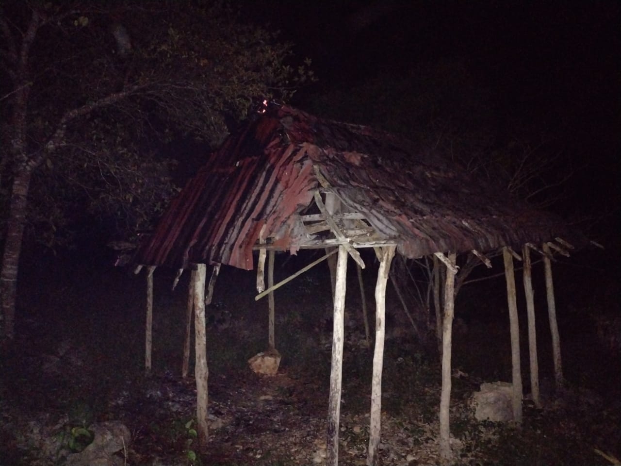 Incendian palapa de manera intencional en el municipio de Felipe Carrillo Puerto Incendian palapa de manera intencional en el municipio de Felipe Carrillo Puerto