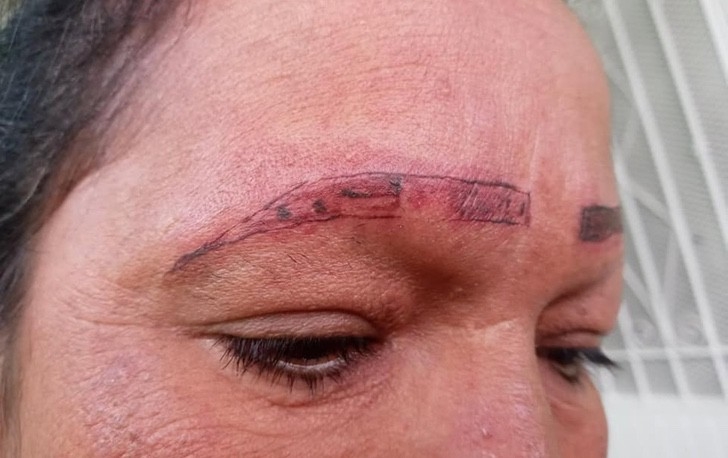 Cejas de la mujer, arruinadas por los tatuadores Cejas de la mujer, arruinadas por los tatuadores