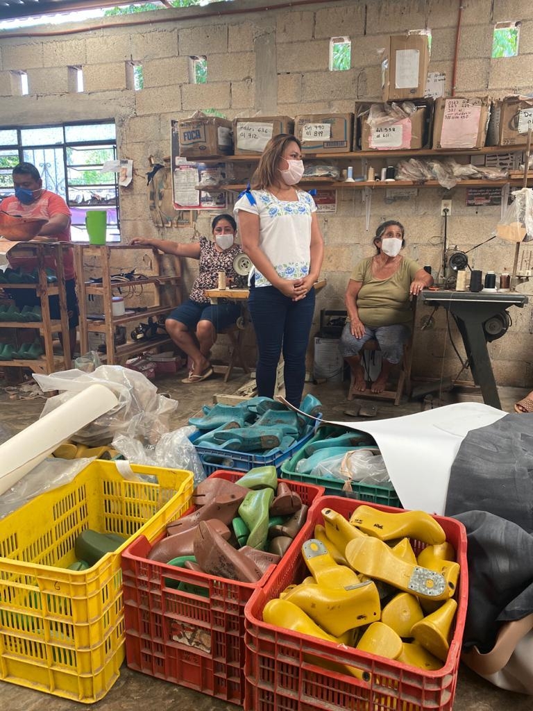 La candidata del PAN se reunió con mujeres del sector, a quienes reiteró su apoyo