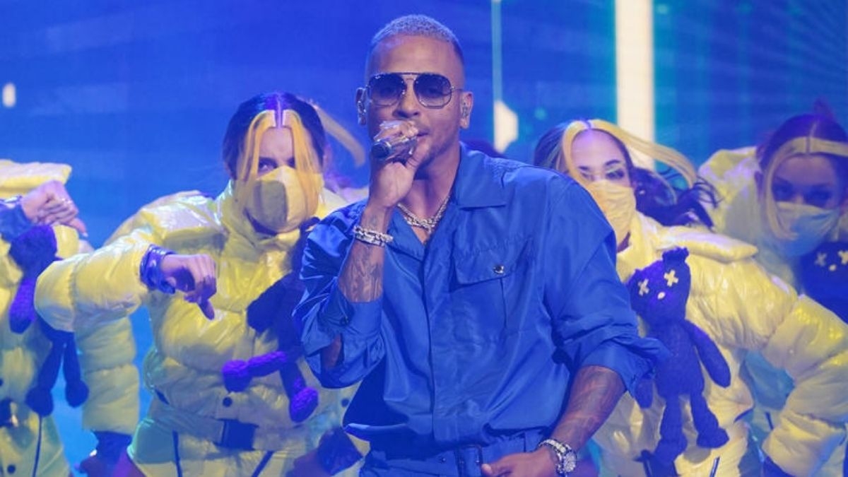 Ozuna en los Latin AMAs.