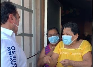 Julián Zacarías visita a vecinos de puerto Progreso Julián Zacarías visita a vecinos de puerto Progreso