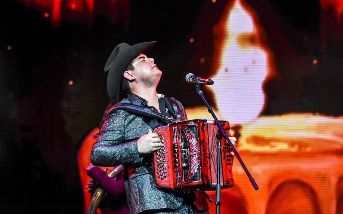A Alfredo Olivas ha estado en la mira del narco por sus corridos A Alfredo Olivas ha estado en la mira del narco por sus corridos