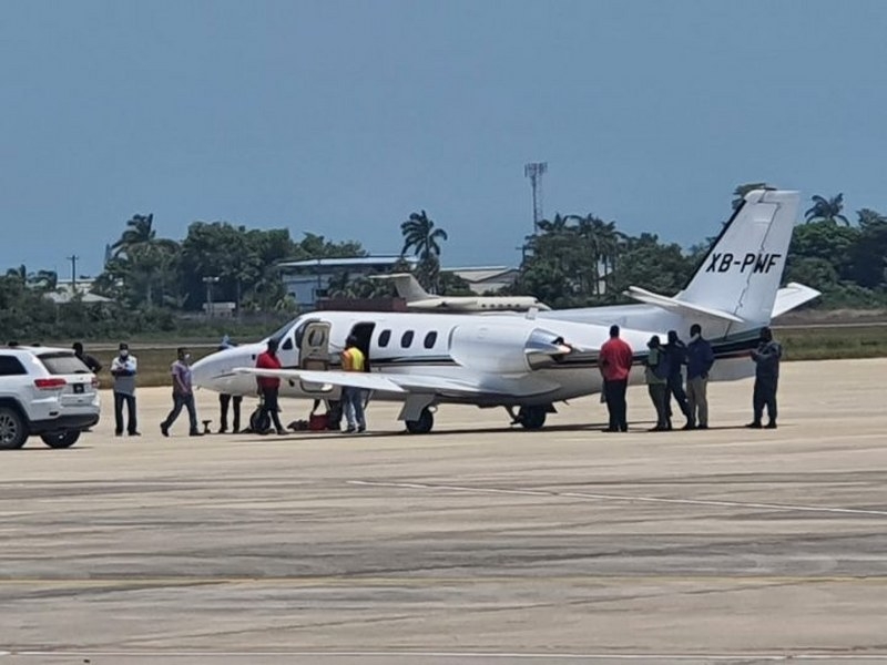 Jet Cessna Citation 501 abandonado en el aeropuerto internacional de Belice Jet Cessna Citation 501 abandonado en el aeropuerto internacional de Belice