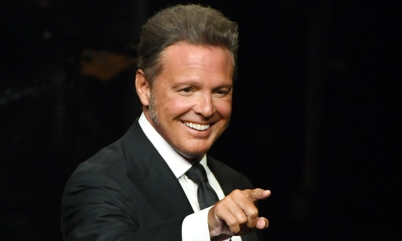 Entre marzo y abril de 2021 los temas de Luis Miguel fueron reproducidos aproximadamente un millón y medio de veces Entre marzo y abril de 2021 los temas de Luis Miguel fueron reproducidos aproximadamente un millón y medio de veces