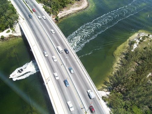 La Secretaría de Comunicaciones y Transportes dio a conocer los avances del Puente Vehicular Nichupté en Cancún en sus redes sociales