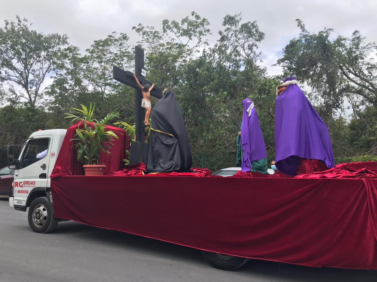 Así se vive el viacrucis en Cancún
