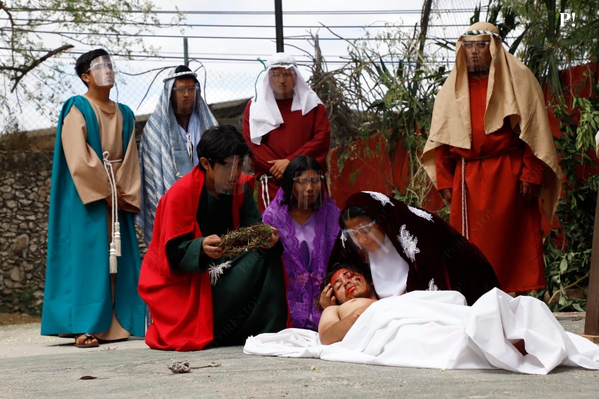 Realizan Viacrucis en Acanceh a puerta cerrada