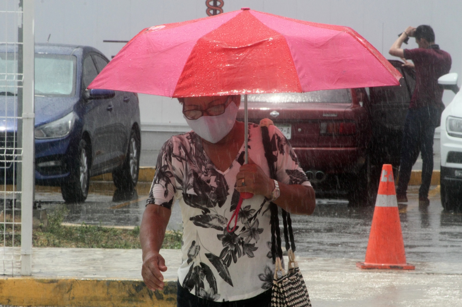 Durante las próximas horas se esperan lluvias fuertes a muy fuertes acompañadas de descargas eléctricas