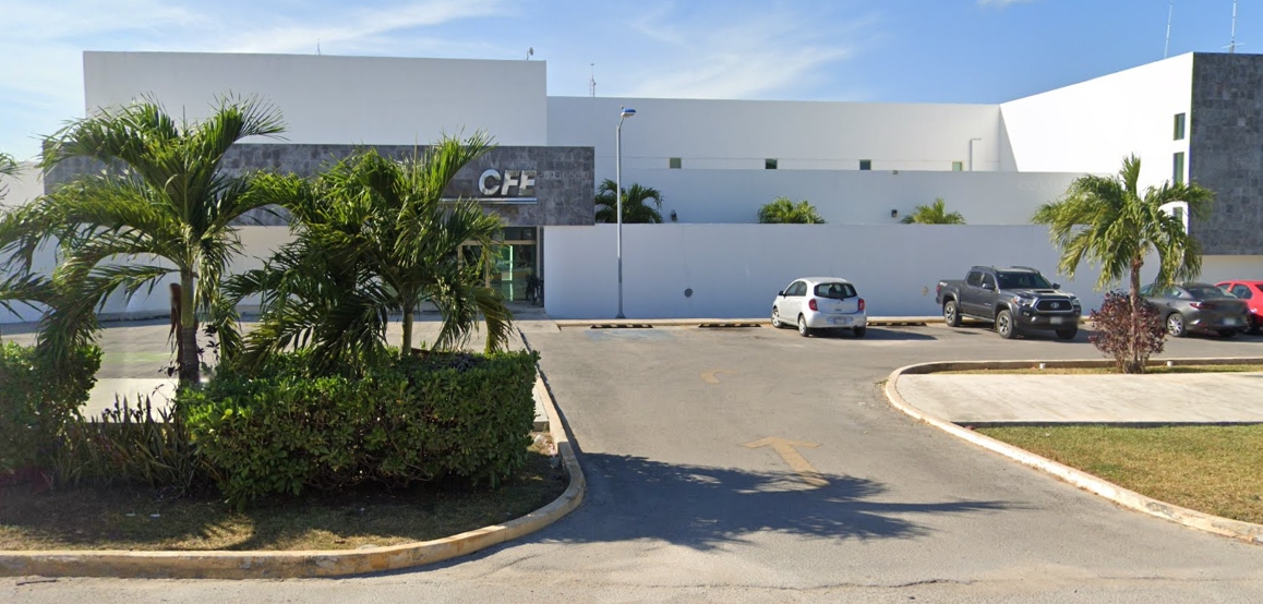 CFE niega reconectar luz a la colonia In House de Playa del Carmen