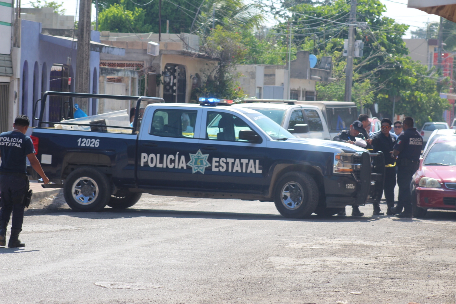 Las autoridades acudieron al lugar del hecho delictivo en Cancún para verificar lo ocurrido