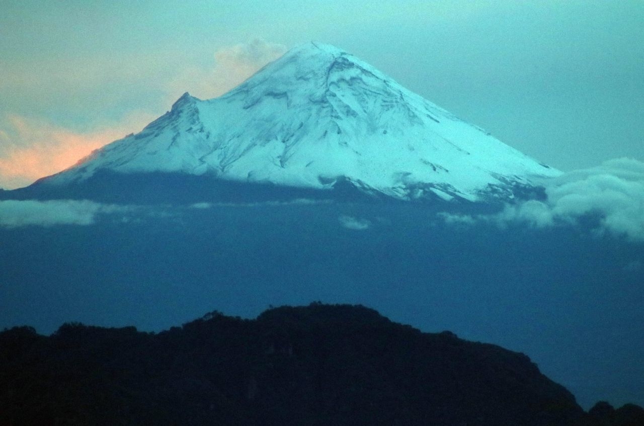 Vista del volcán Iztaccíhuatl Vista del volcán Iztaccíhuatl
