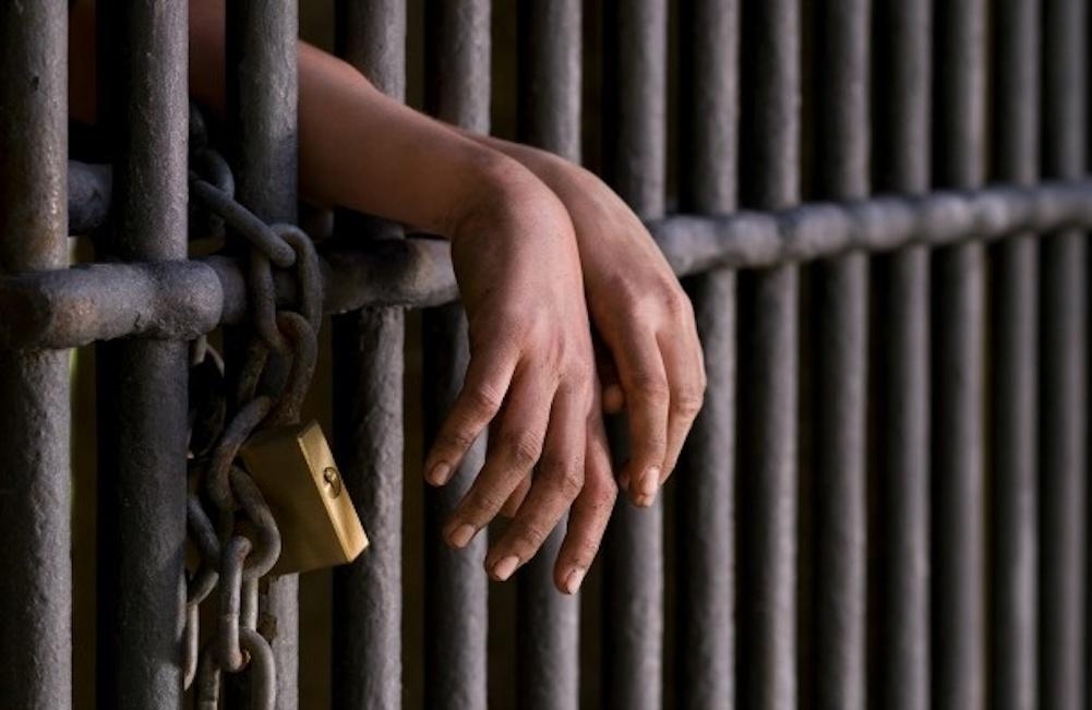 Hombre intenta violar dos veces a una niña en Mérida