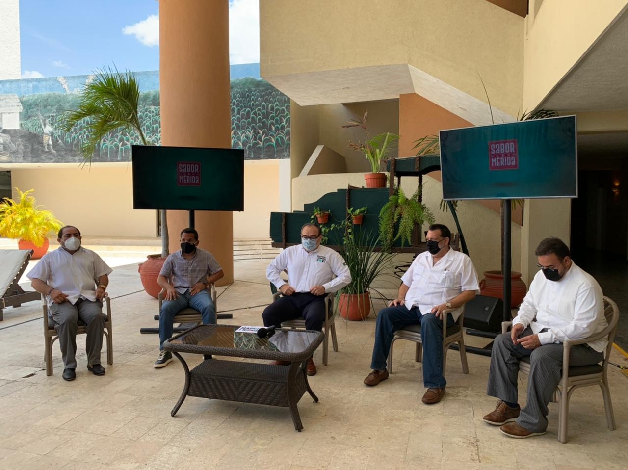 Ramírez Marín se reunió con representantes del sector empresarial para compartir su propuesta "Sabor a Mérida" Ramírez Marín se reunió con representantes del sector empresarial para compartir su propuesta "Sabor a Mérida"