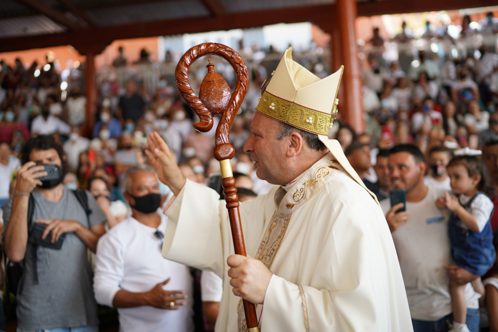 Francisco Coppola, durante la Misa por la Paz en Aguililla