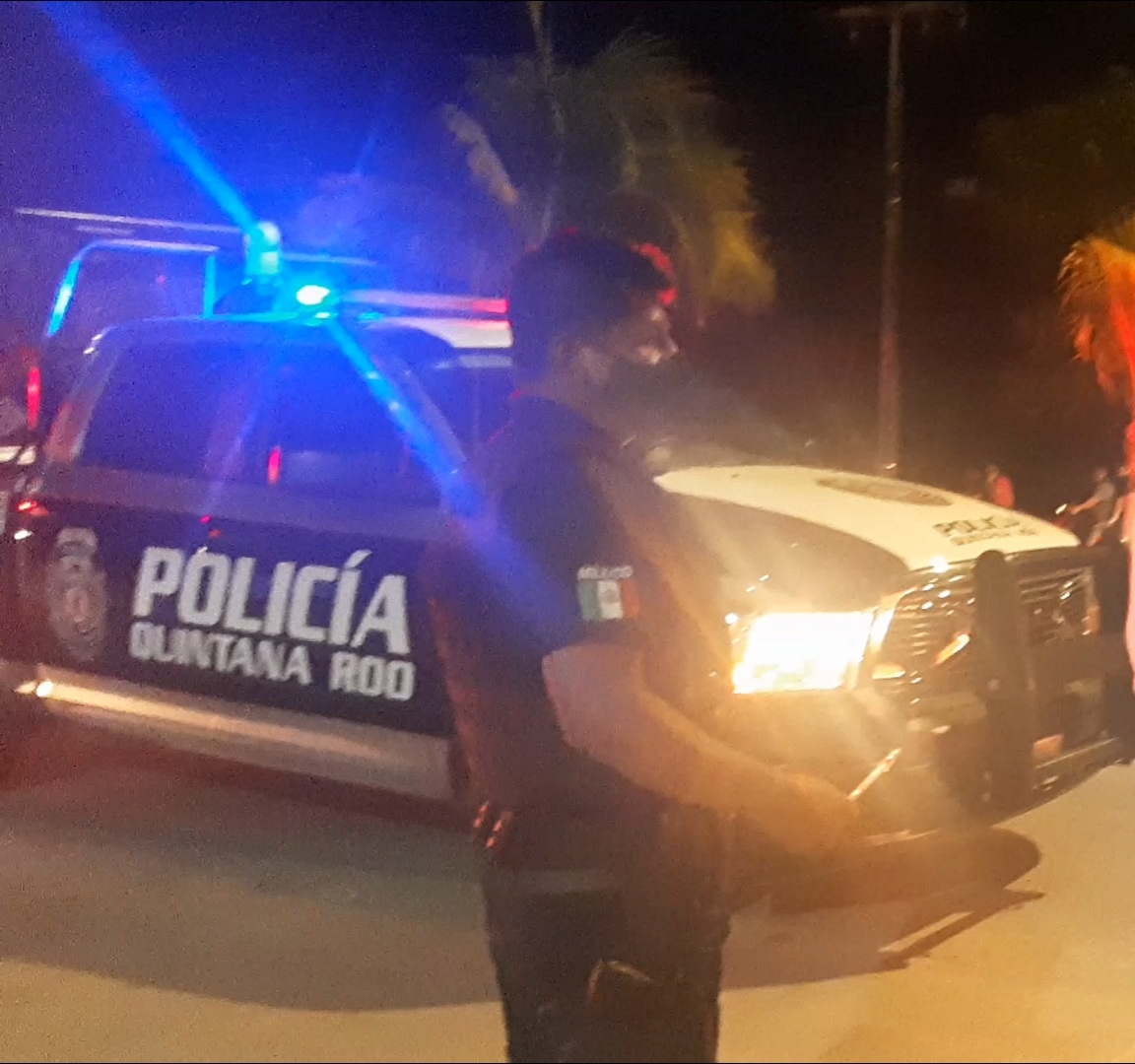 Al intentar huir, los ministeriales le cerraron el paso logrando detenerlos, sin embargo, uno de ellos logró huir sin ser detenido Al intentar huir, los ministeriales le cerraron el paso logrando detenerlos, sin embargo, uno de ellos logró huir sin ser detenido