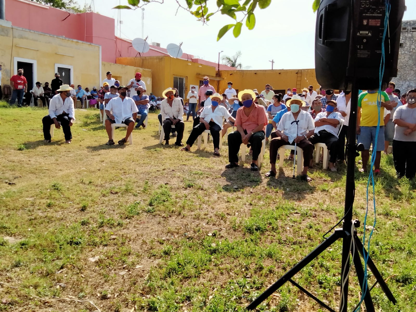 Los campesinos no pudieron escuchar las propuesta de Fonatour