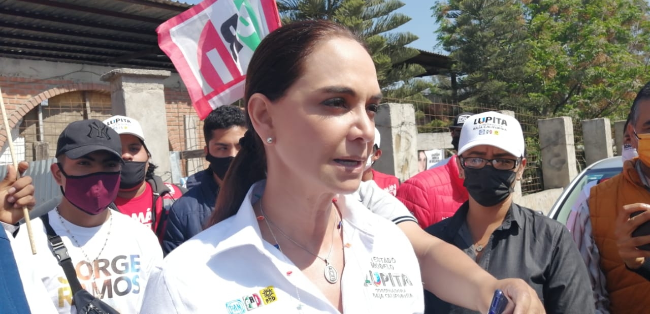 A través de su cuenta de Twitter acusó que el dinero solicitado sería destinado para la campaña de la candidata de Morena al mismo cargo
