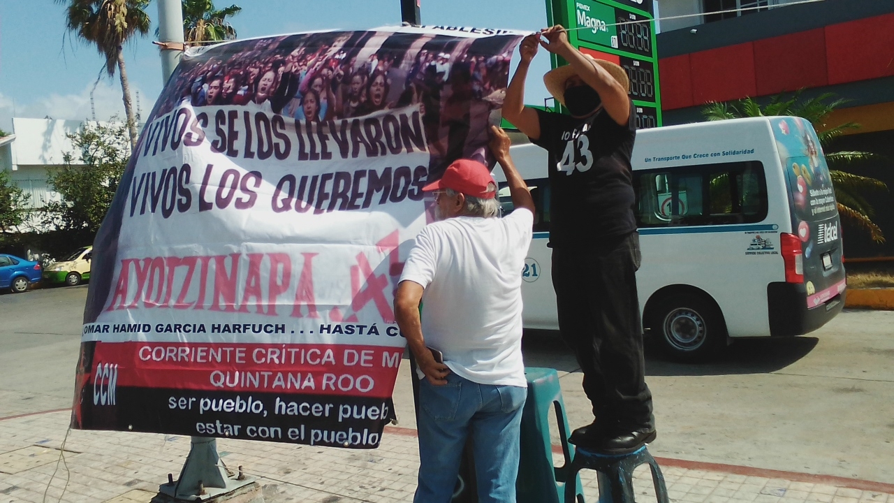 En la lona que se colgó pedían justicia pronta del caso