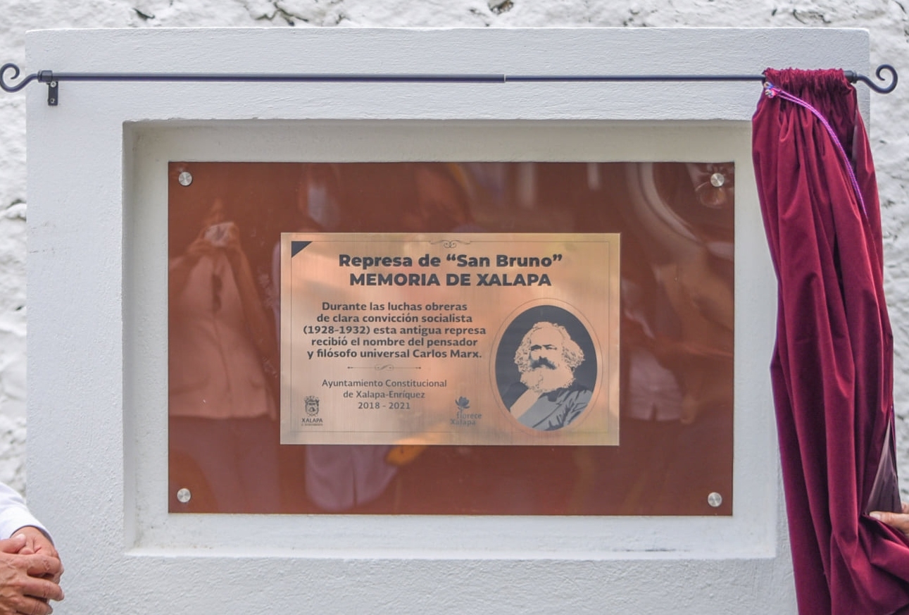 Placa conmemorativa de Karl Marx, develada hoy en Xalapa Placa conmemorativa de Karl Marx, develada hoy en Xalapa